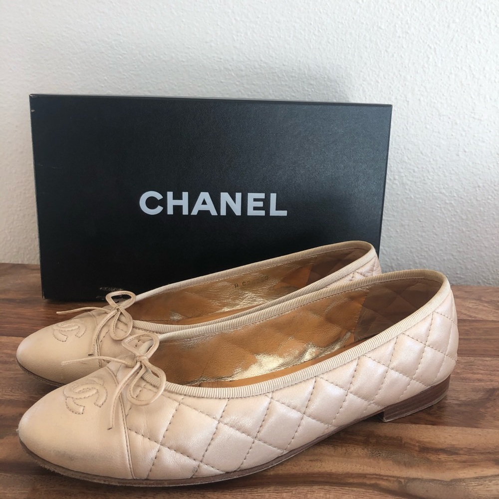 Light gold Chanel ballerina flats